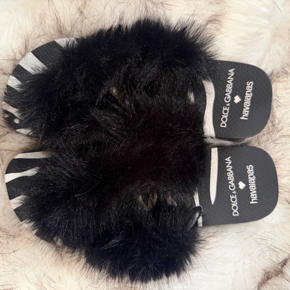 Dolce & Gabbana Black Fur Flip Flops - Picture 2 of 5
